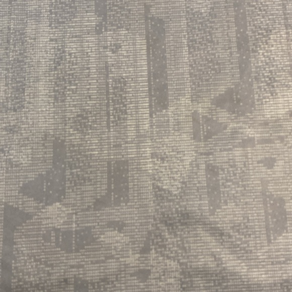 EUC Under Armour Tee - Picture 2 of 12